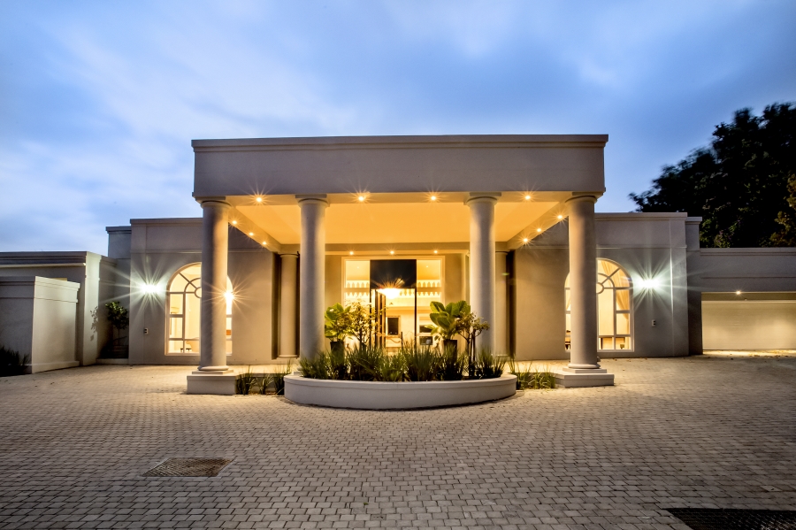 9 Bedroom Property for Sale in Constantia Western Cape